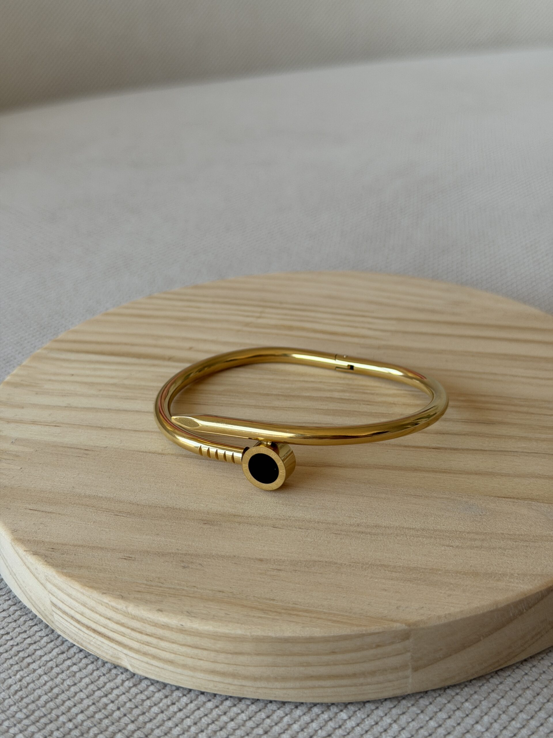 IMG_6016 PEVNÝ NÁRAMOK KLINIEC ALA BVLGARI– ZLATÁ – Obrázok 1